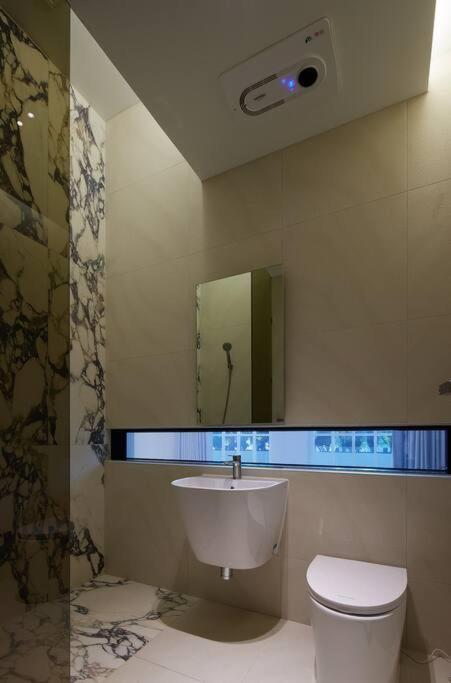 Glas Hongdae Apartment *