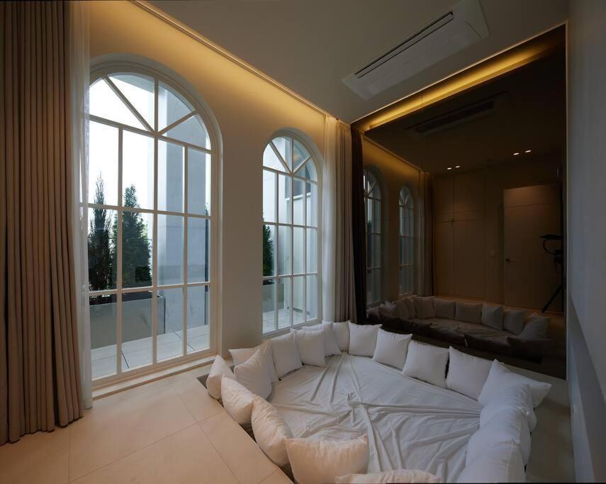 Glas Hongdae Apartment *